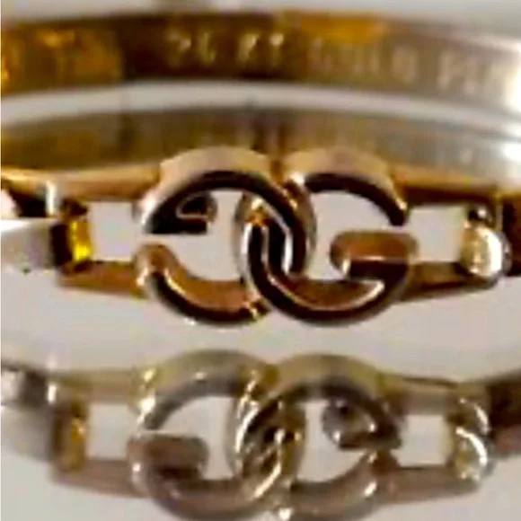 VINTAGE GUCCI GG 24K GOLDPLATED
BEIGE SNAKE'S SKIN BANGLE BRACELET - Picture 2 of 16